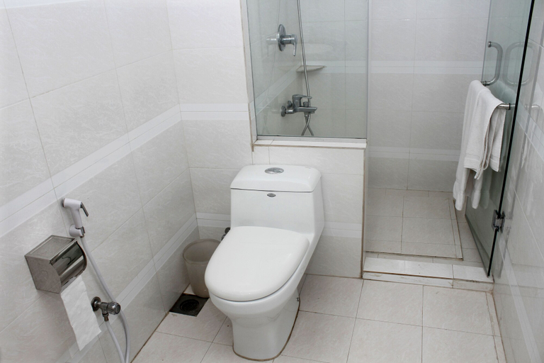 Bathroom 3, Meridian Hotel, Chittagong