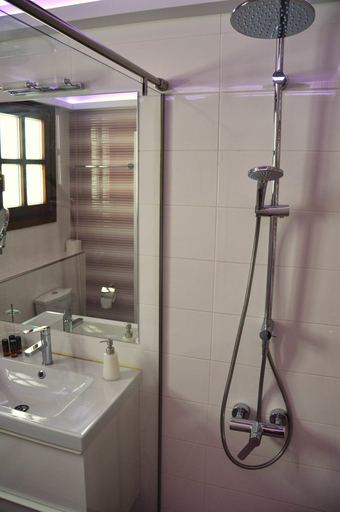 Bathroom 5, Erietta Suites, Crete