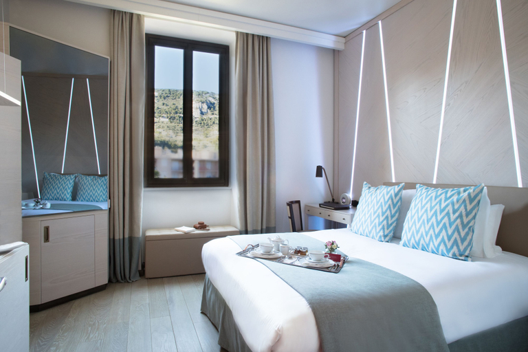 Bedroom 4, Hotel Royal Riviera, Alpes-Maritimes