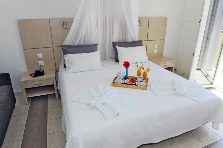 Bedroom 4, Naftilos, North Aegean