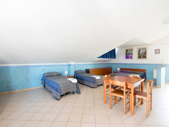 Others 5, Hotel Immagine, Foggia