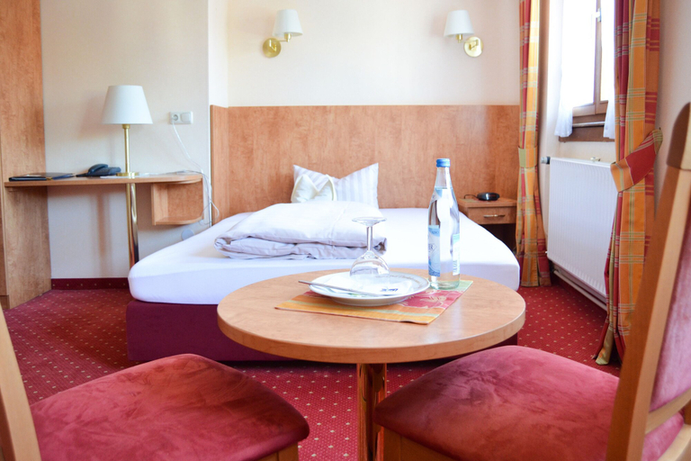Bedroom 3, Hotel Askania, Miesbach