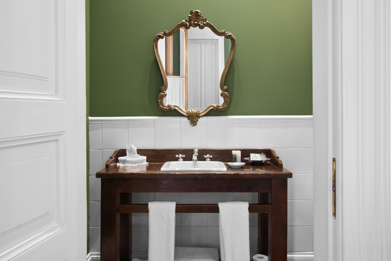 Bathroom 5, Hotel del Casco, San Isidro