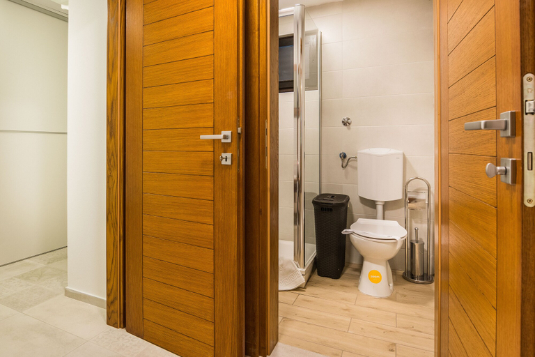 Bathroom 3, Apartments Malcic, Vir