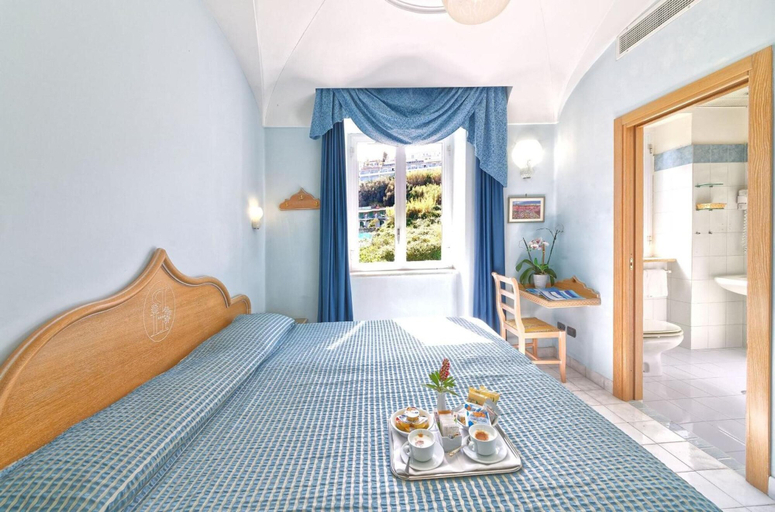 Bedroom 3, Hotel Punta Imperatore, Napoli