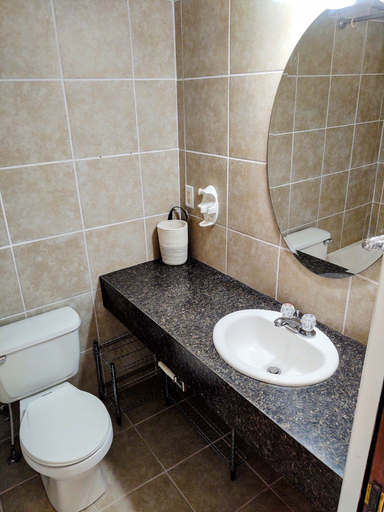 Bathroom 4, North Coast Place, Marquette
