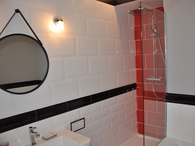 Bathroom 3, La France - Gite Château, Gironde