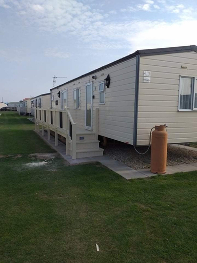 Exterior & Views 2, Remarkable 2-bed Caravan in Ingoldmells, Lincolnshire