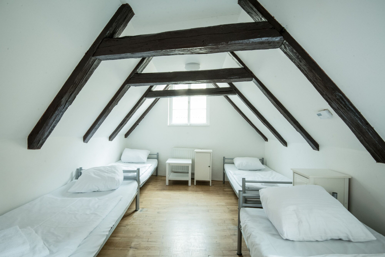 Bedroom 4, Charles Bridge Economic Hostel, Praha 1