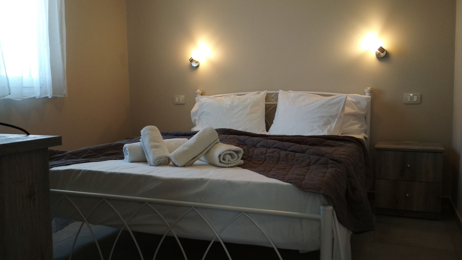 Bedroom 4, Casa de Rosa Apartments, Ionian Islands