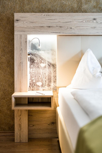 Bedroom 5, Panorama Hotel Turracher Höhe, Murau