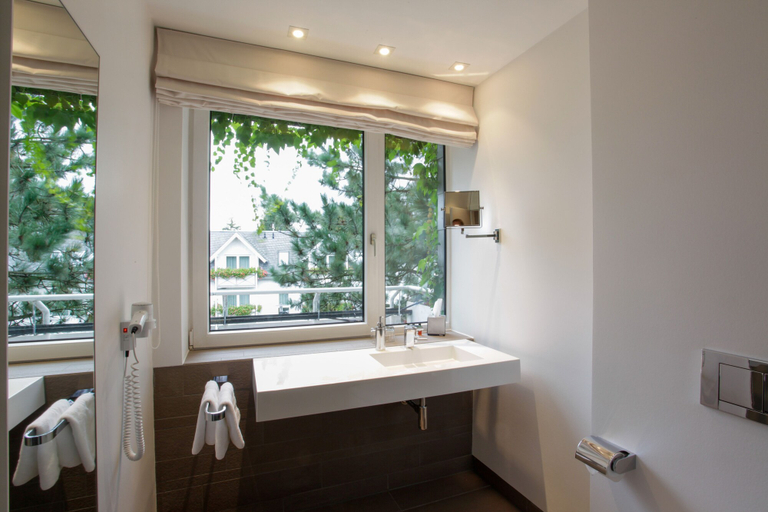 Bathroom 4, Hotel Gude, Kassel