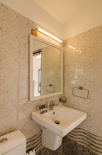 Bathroom 4, Cherilyn Monta Resort, Ratnagiri