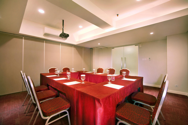 Business Facilities 18