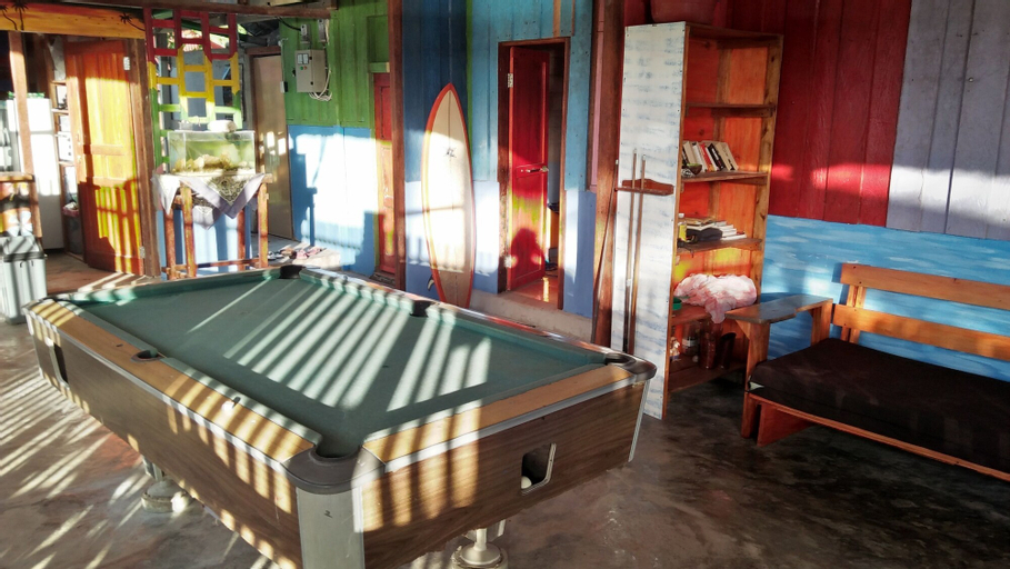 Others 5, Salty Dog Hostel, South Nias