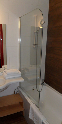 Bathroom 5, Euro Hôtel Paris Créteil, Val-de-Marne