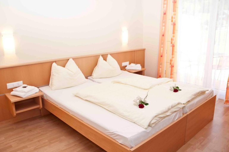 Bedroom 26