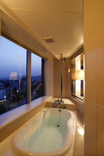 Bathroom 5, Oriental Hotel Hiroshima, Hiroshima