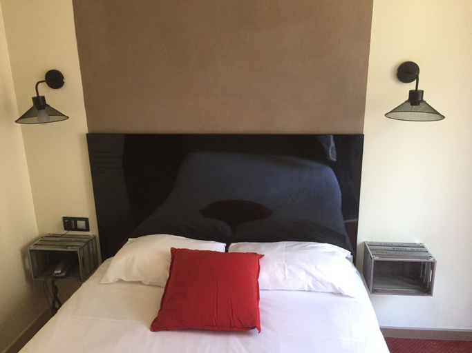 Bedroom 4, Hotel Ambassadeurs, Haute-Garonne