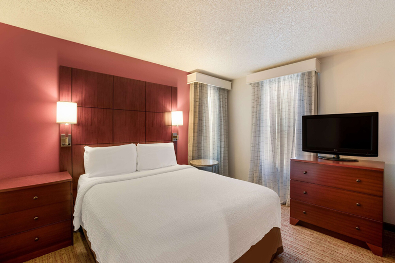 Bedroom 24