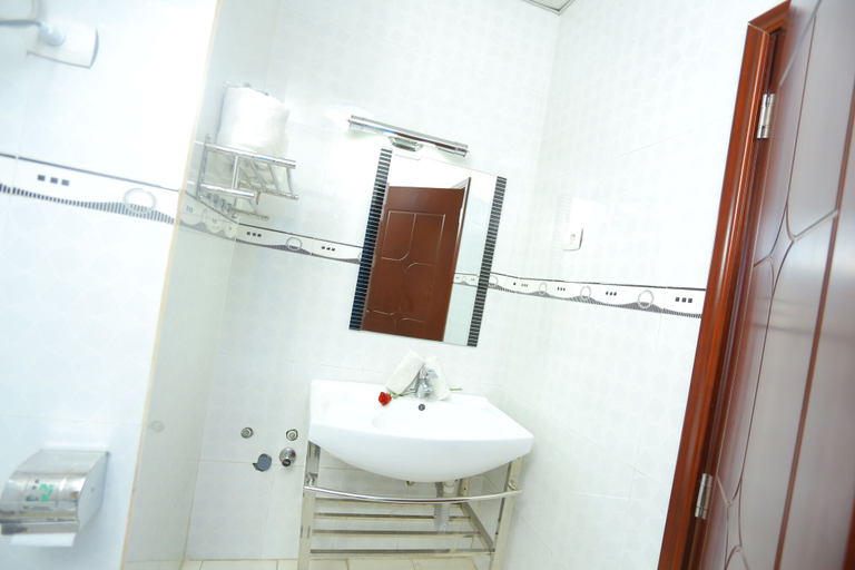 Bathroom 3, Impress Hotel, Addis Abeba