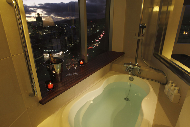 Bathroom 5, Oriental Hotel Hiroshima, Hiroshima
