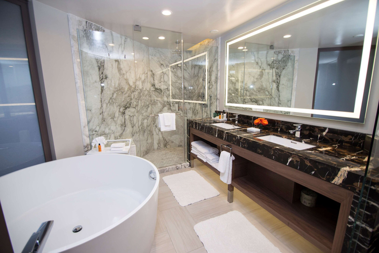 Bathroom 3, Hilton Los Angeles/Universal City, Los Angeles
