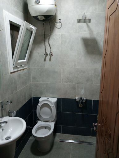 Bathroom 3, Sydna All Hussain Hotel, Al-Jamaliyah