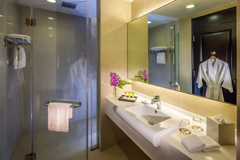 Bathroom 5, Orchid Country Club, Singapura
