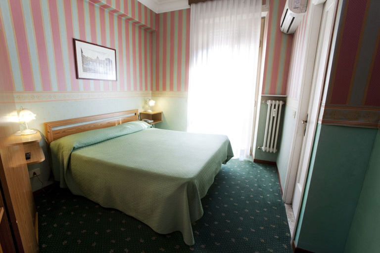 Bedroom 4, Hotel Adriatic, Rome