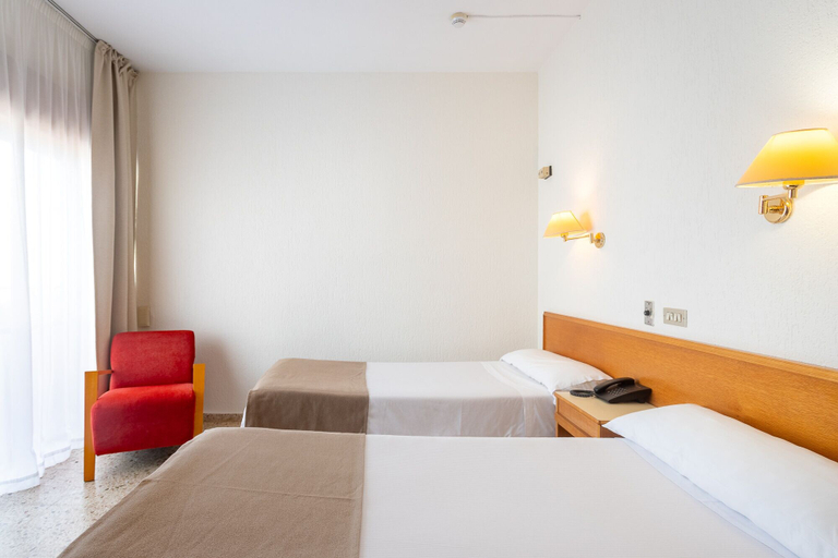 Bedroom 1, Hotel Leuka, Alicante