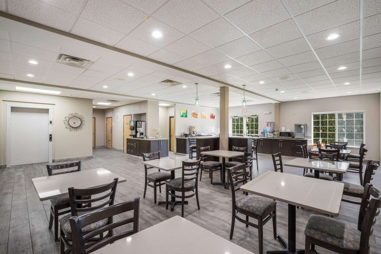 Food & Drinks 5, Quality Inn & Suites Lodi I-90, Columbia