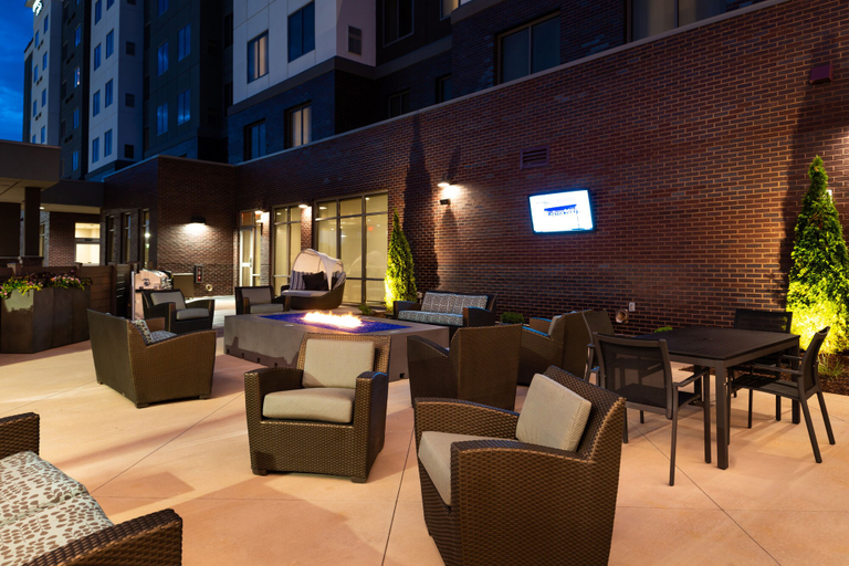 Food & Drinks 5, Residence Inn by Marriott Charlotte Northlake, Mecklenburg