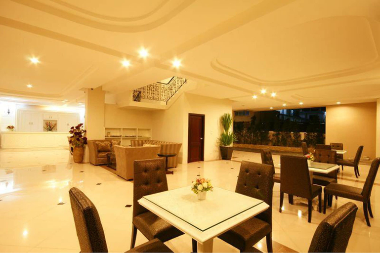 Food & Drinks 4, 19th Avenue, Pattaya