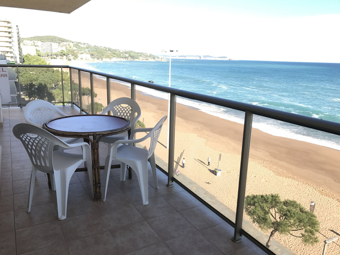 Others 4, Apartamento President B-5, Girona