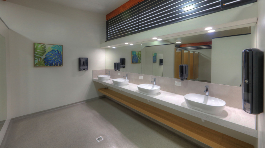Bathroom 3, Ingenia Holidays Rivershore, Maroochy - Paynter-Petrie Creek