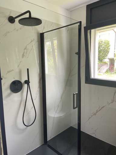 Bathroom shower, Garden Jewel Design Apartment, Locarno