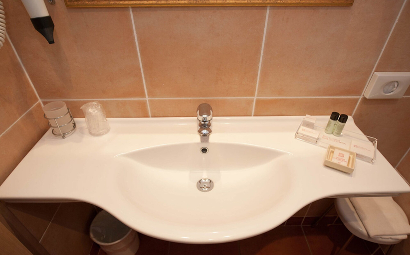 Bathroom 5, Saturnia Tuscany Hotel, Grosseto