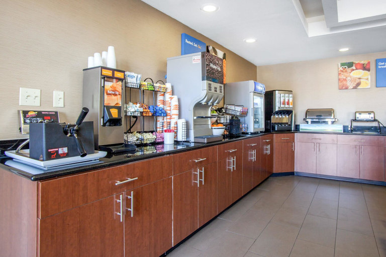 Food & Drinks 5, Comfort Inn & Suites Norman near University, Cleveland