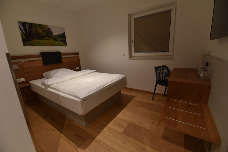 Bedroom 4, Aparthotel Nah dran, Dingolfing-Landau