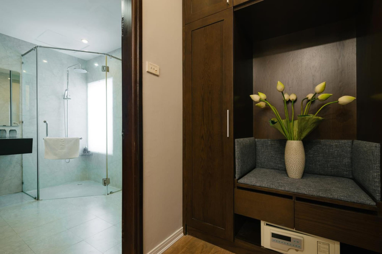 Bathroom 5, La Palm Hotel, Hoàn Kiếm