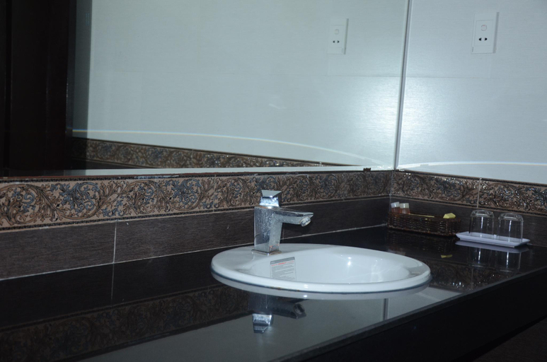 Bathroom, DTC Hotel, Da Nang