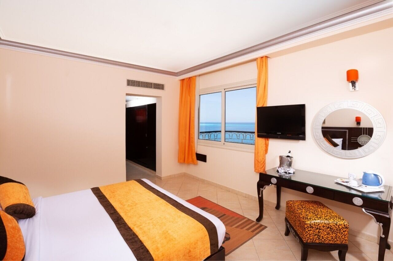 Bedroom 3, Sphinx Aqua Park Beach Resort - All Inclusive, Al-Ghurdaqah