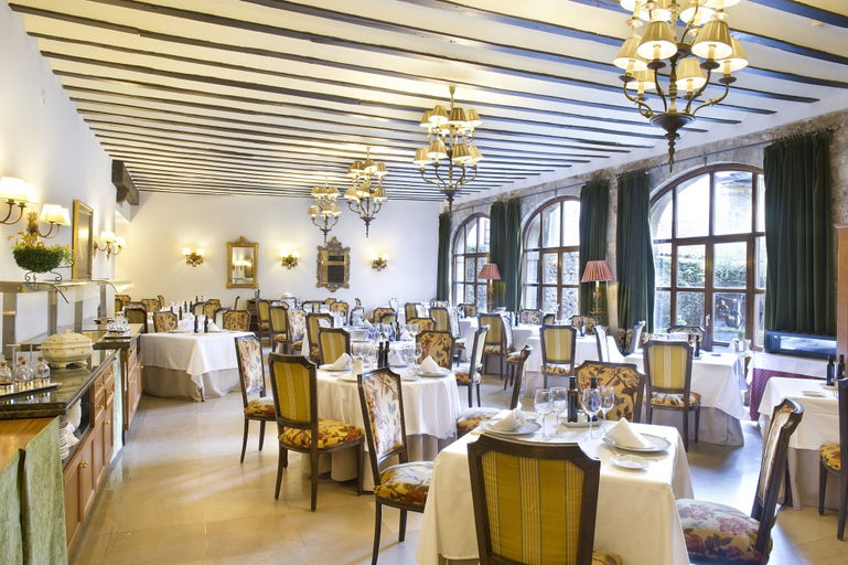 Food & Drinks 5, Parador De Santillana De Gil Blas, Cantabria