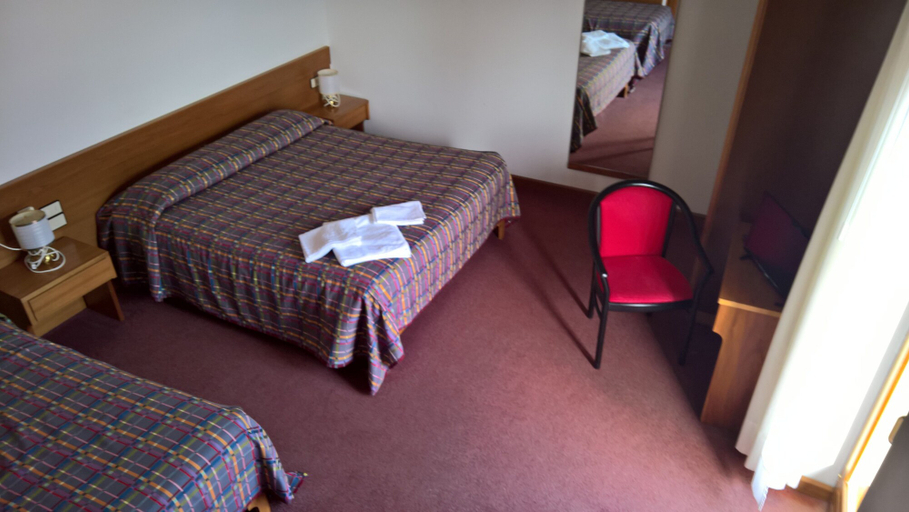 Bedroom 2, Albergo Serenella, Trento