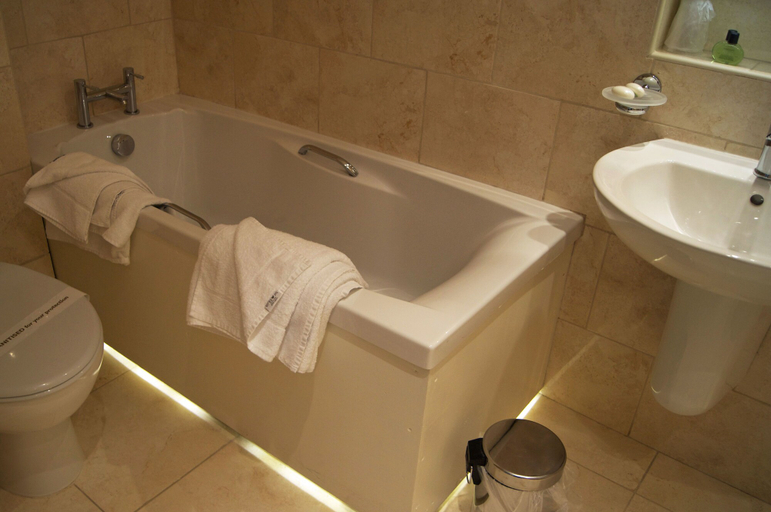 Bathroom 4, The Bulkeley Hotel, Anglesey