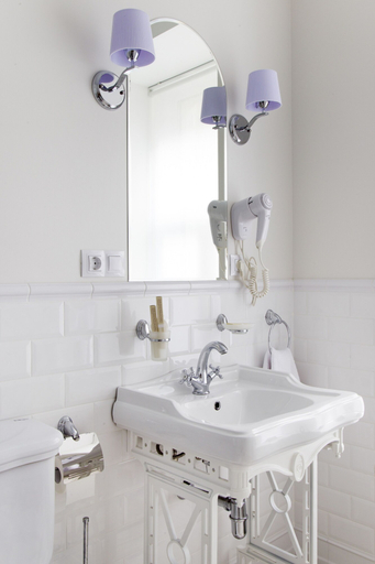 Bathroom 3, Grand Memories, Sankt-Peterburg gorsovet