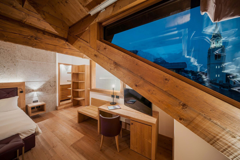 Bedroom 3, Hotel Royal, Belluno