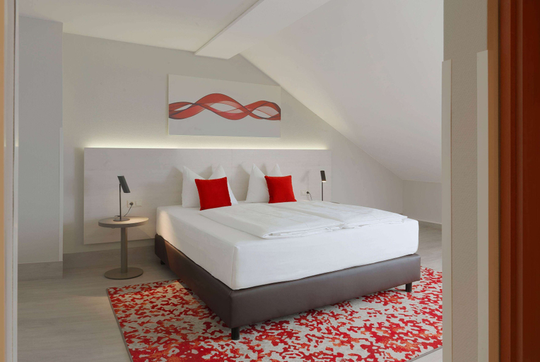 Bedroom 4, Ramada by Wyndham Dresden, Dresden