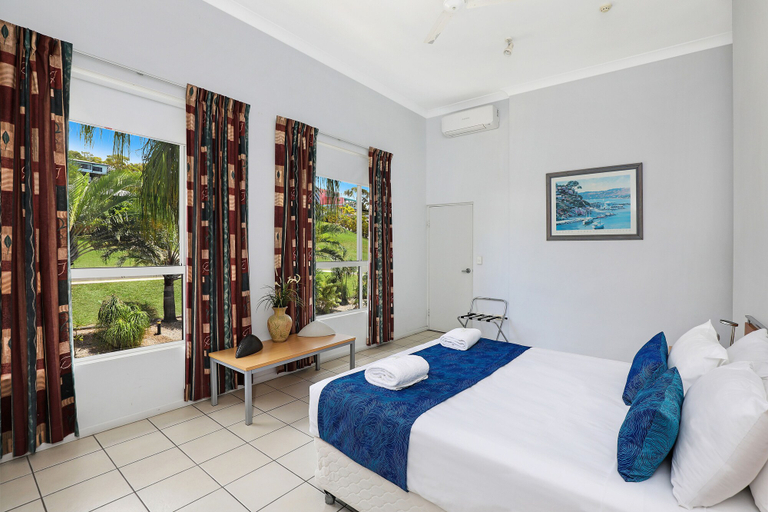 Bedroom 3, Sandcastles 1770 Motel & Resort, Miriam Vale